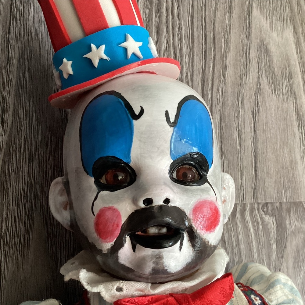 Baby Capt’n Spaulding - Picture 4 of 10